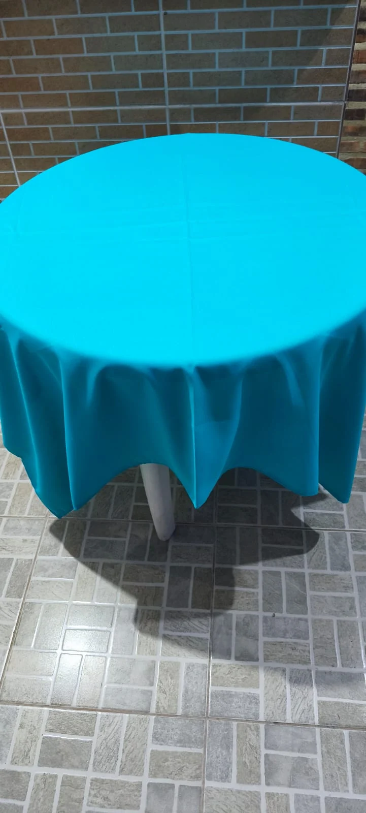 Toalha de mesa turquesa lisa para aluguel em Taquara